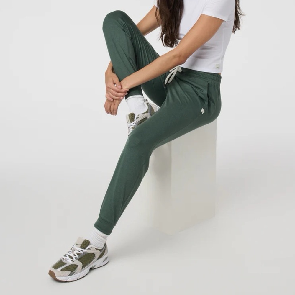 Vuori Performance Jogger DreamKnit Marsh Green XS Regular Length